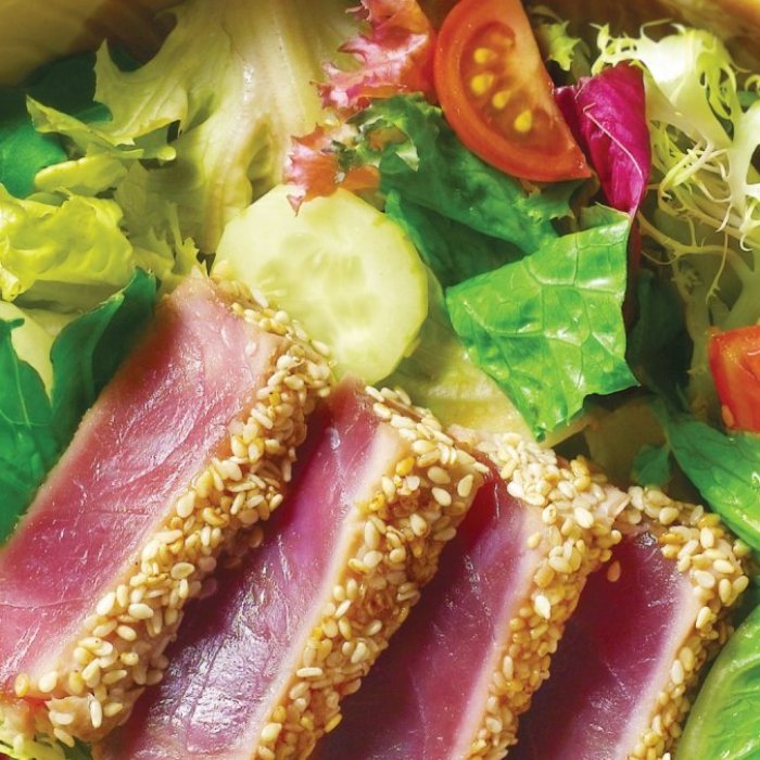 Salade de thon assaisonnée à la sauce d'huître