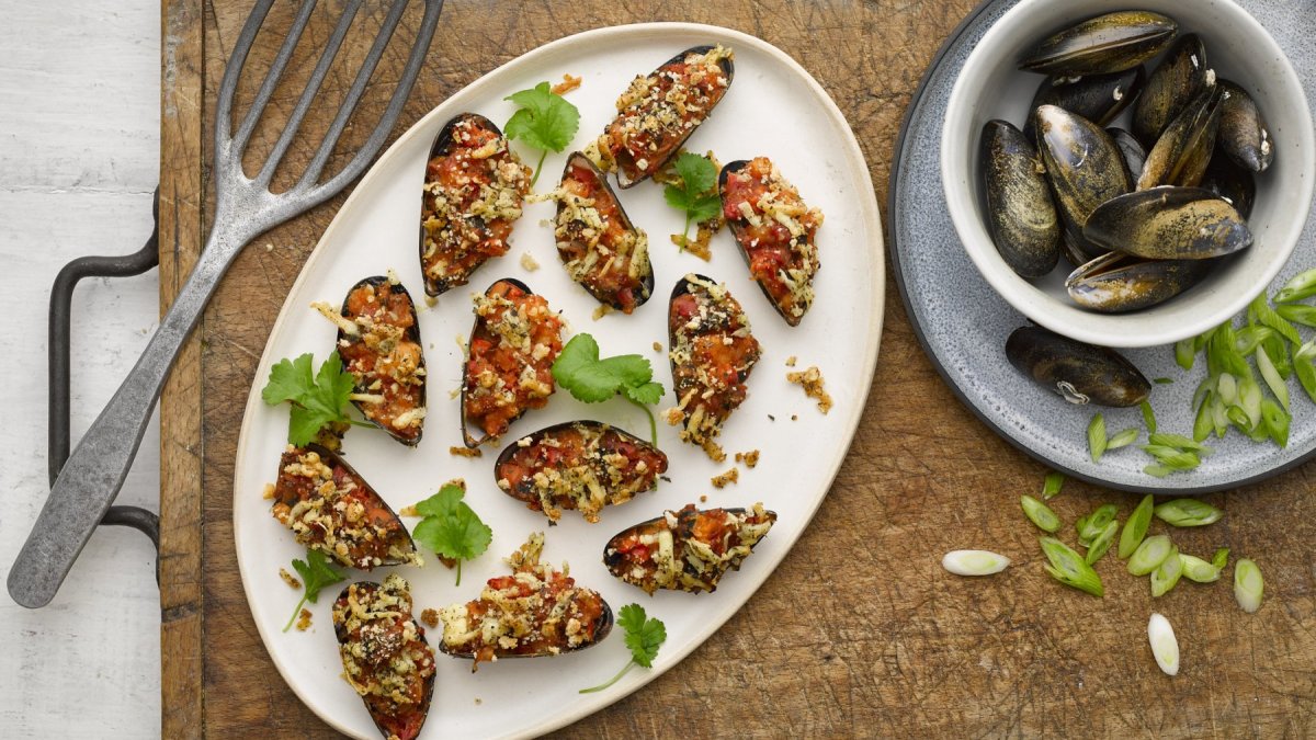 Moules farcies épicées au four
